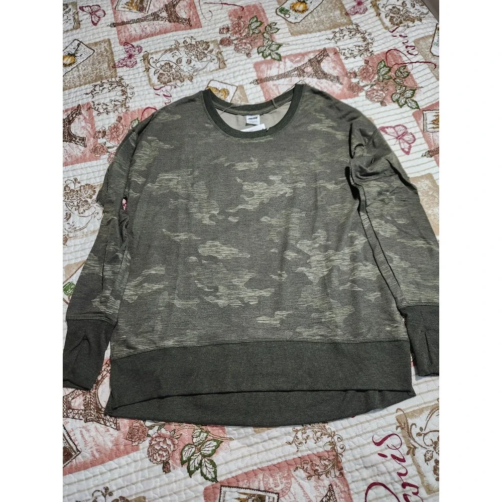 AVIA  Women's‎ Camouflage Pullover Sweater Crew Neck Long Sleeve Size M
